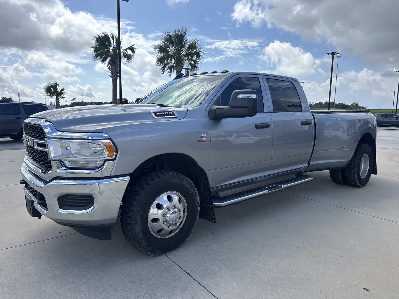 2023 RAM 3500 Tradesman Crew Cab 4x4 8' Box