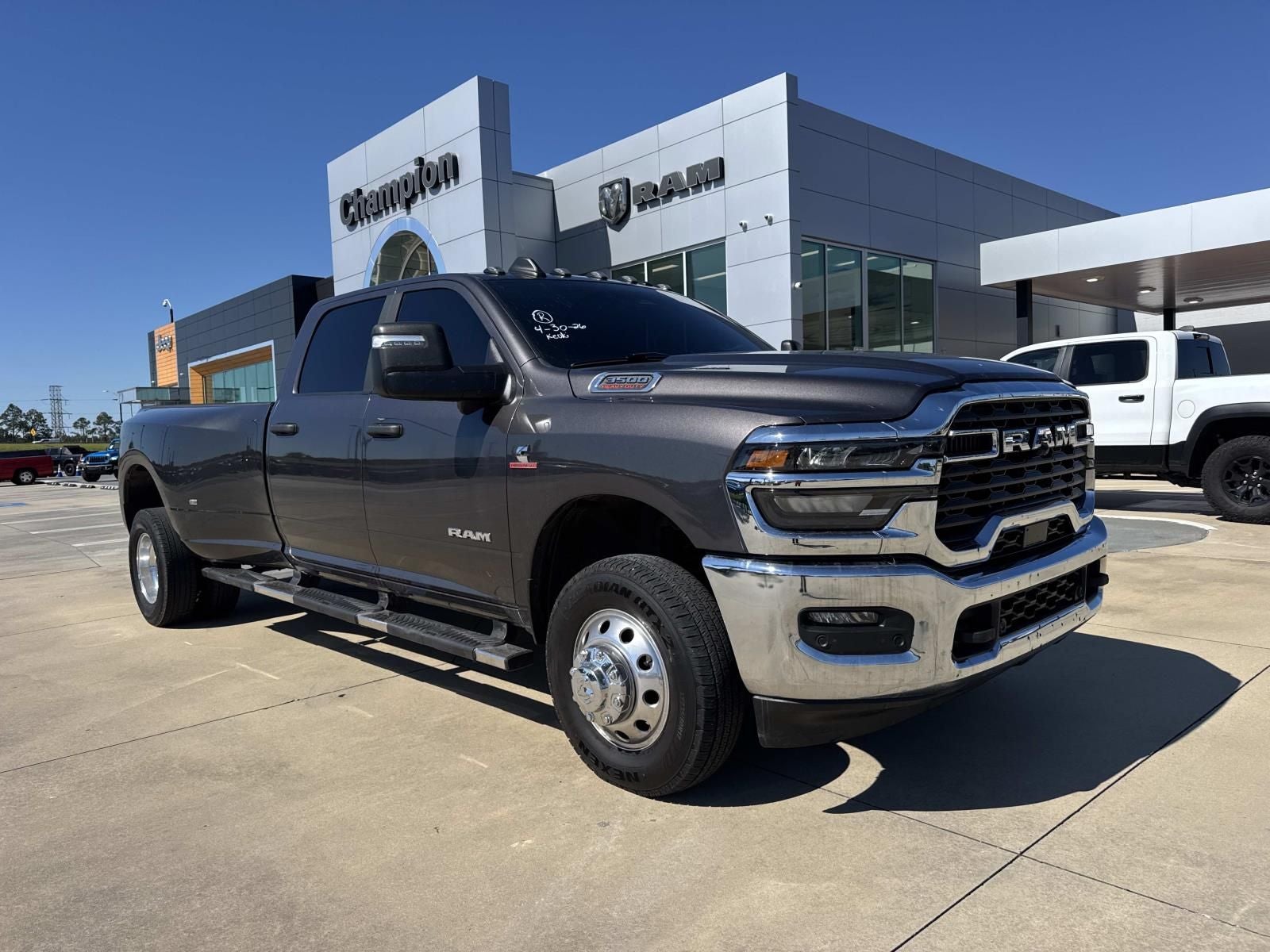 2025 RAM 3500 Big Horn Crew Cab 4x4 8' Box