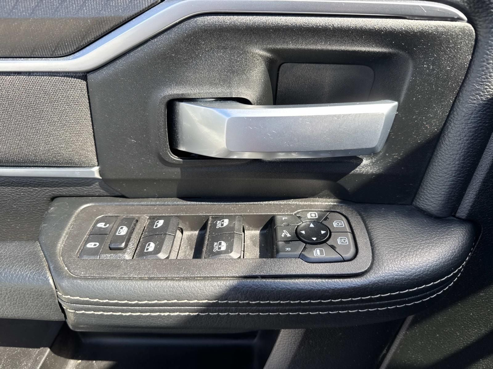2025 RAM 3500 Big Horn Crew Cab 4x4 8' Box