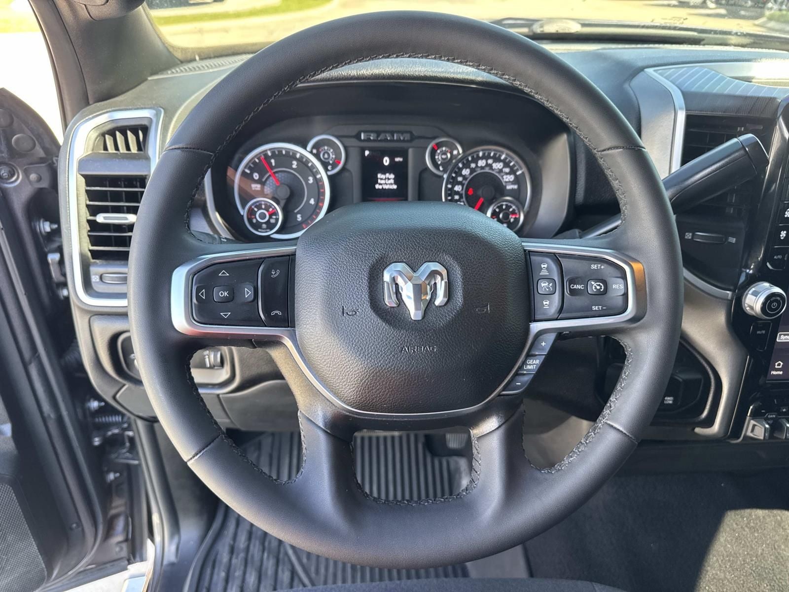 2025 RAM 3500 Big Horn Crew Cab 4x4 8' Box