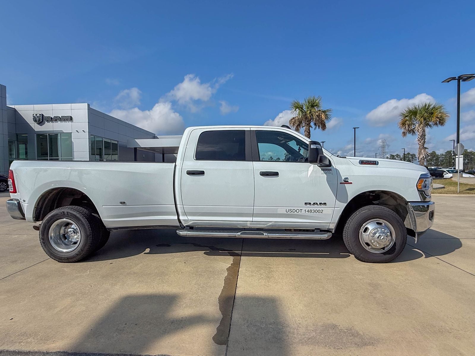 2024 RAM 3500 Big Horn Crew Cab 4x4 8' Box