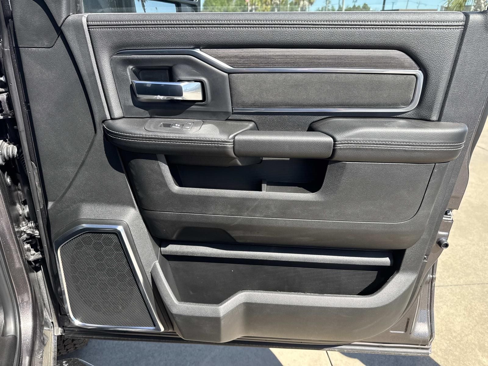 2026 RAM Ram 3500 RAM 3500 LARAMIE CREW CAB 4X4 8' BOX