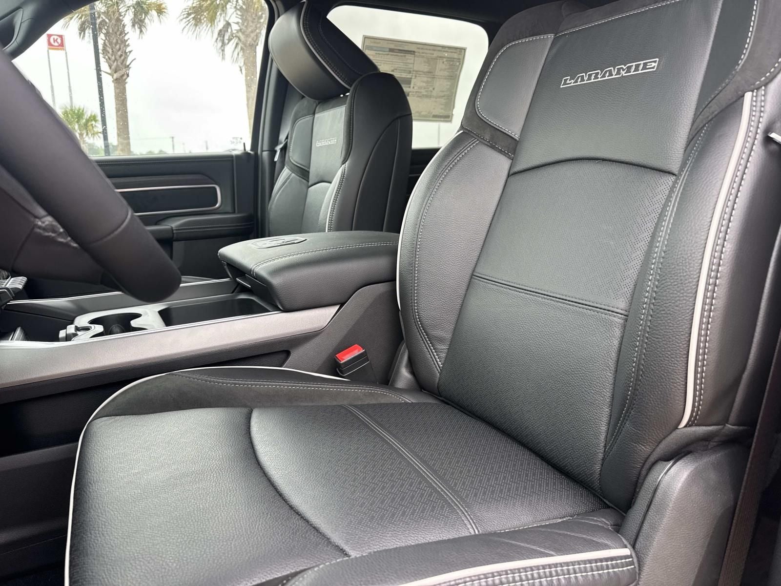 2026 RAM Ram 3500 RAM 3500 LARAMIE CREW CAB 4X4 8' BOX