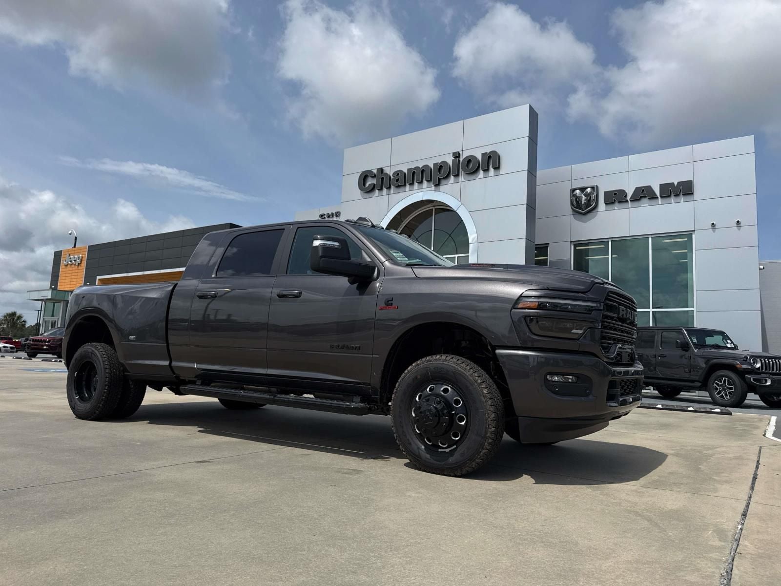 2026 RAM Ram 3500 RAM 3500 LARAMIE MEGA CAB 4X4 6'4' BOX