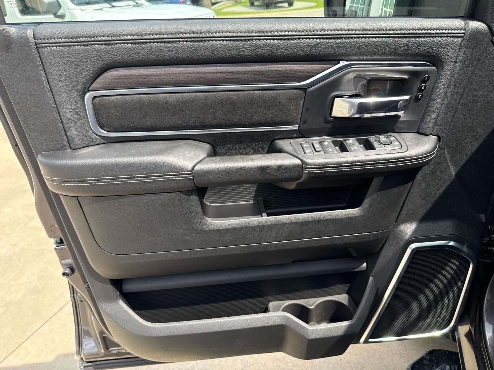 2026 RAM Ram 3500 RAM 3500 LARAMIE MEGA CAB 4X4 6'4' BOX