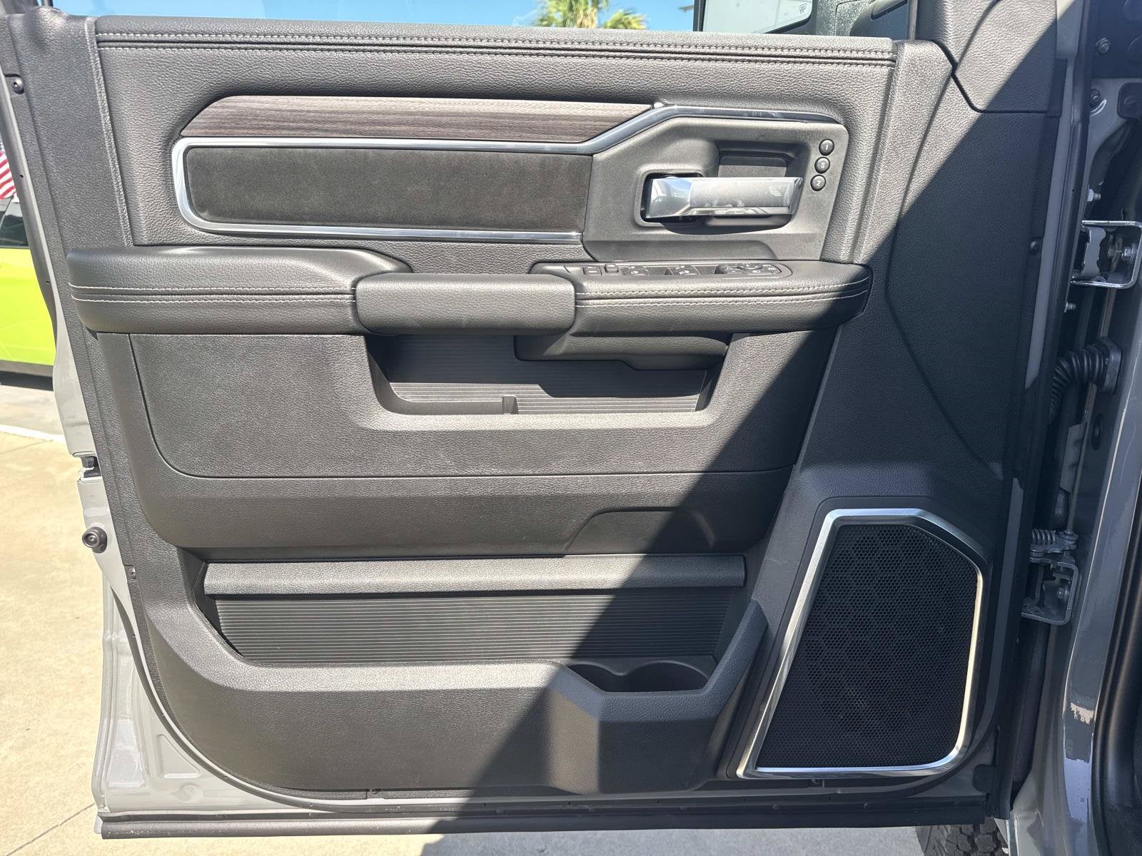 2027 RAM Ram 3500 RAM 3500 LARAMIE MEGA CAB 4X4 6'4' BOX