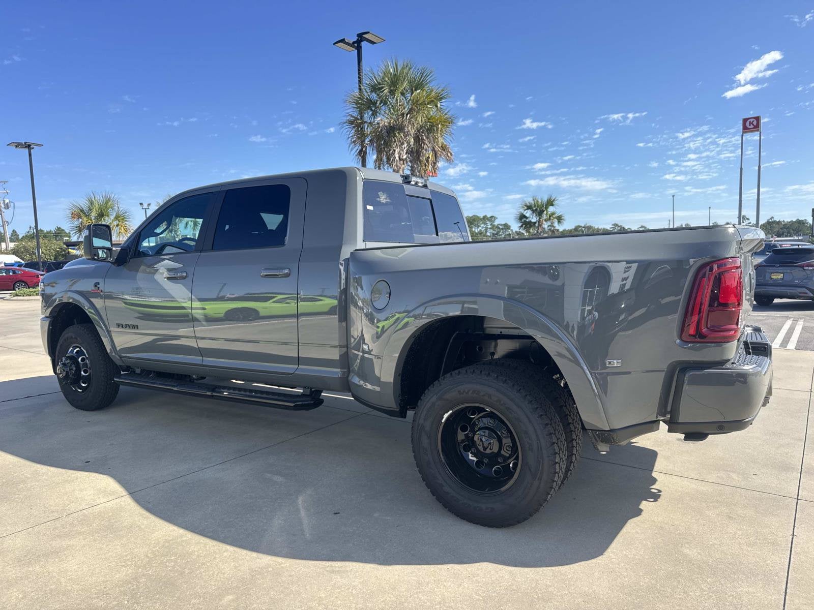 2027 RAM Ram 3500 RAM 3500 LARAMIE MEGA CAB 4X4 6'4' BOX