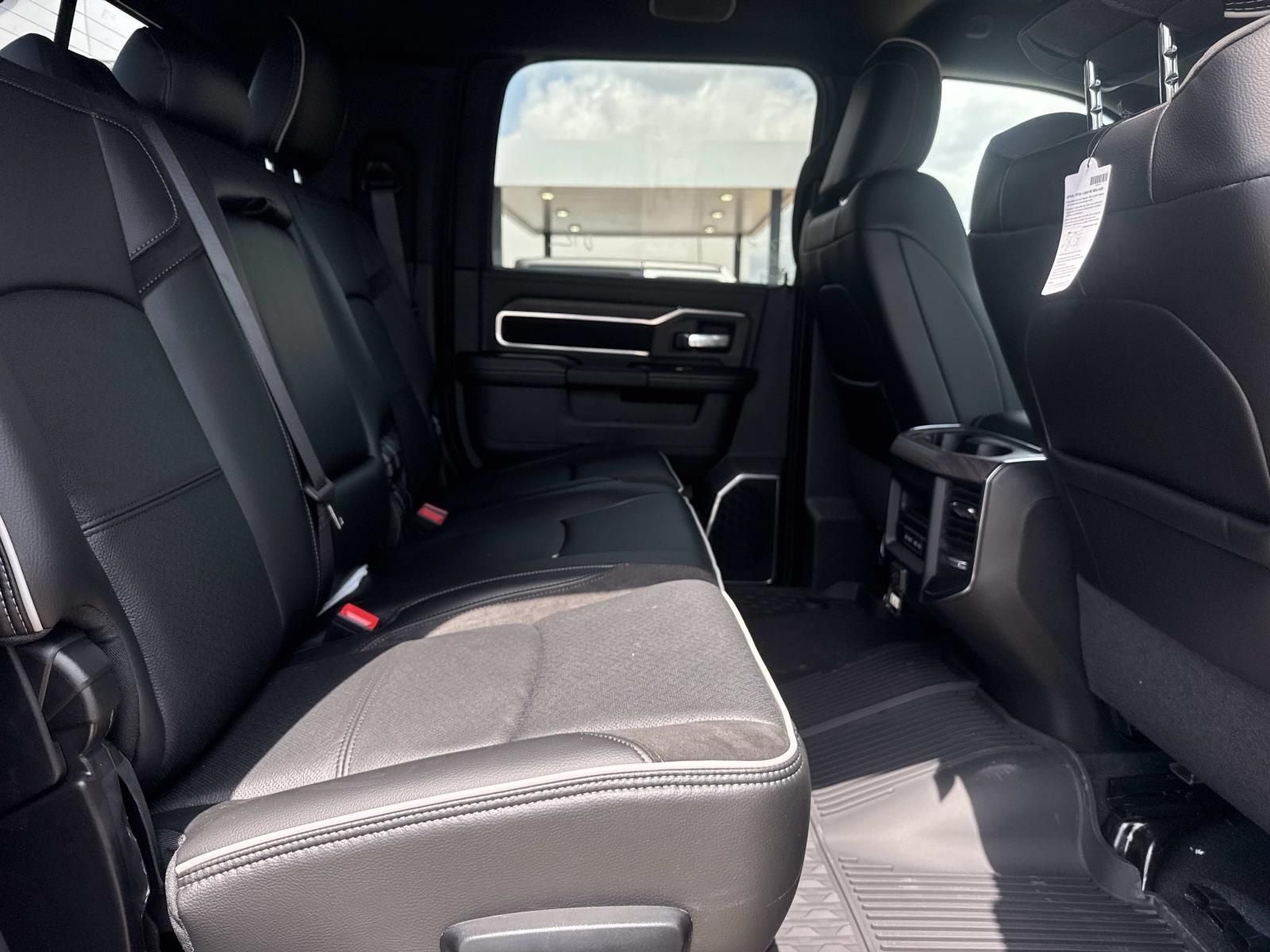 2026 RAM Ram 3500 RAM 3500 LARAMIE MEGA CAB 4X4 6'4' BOX