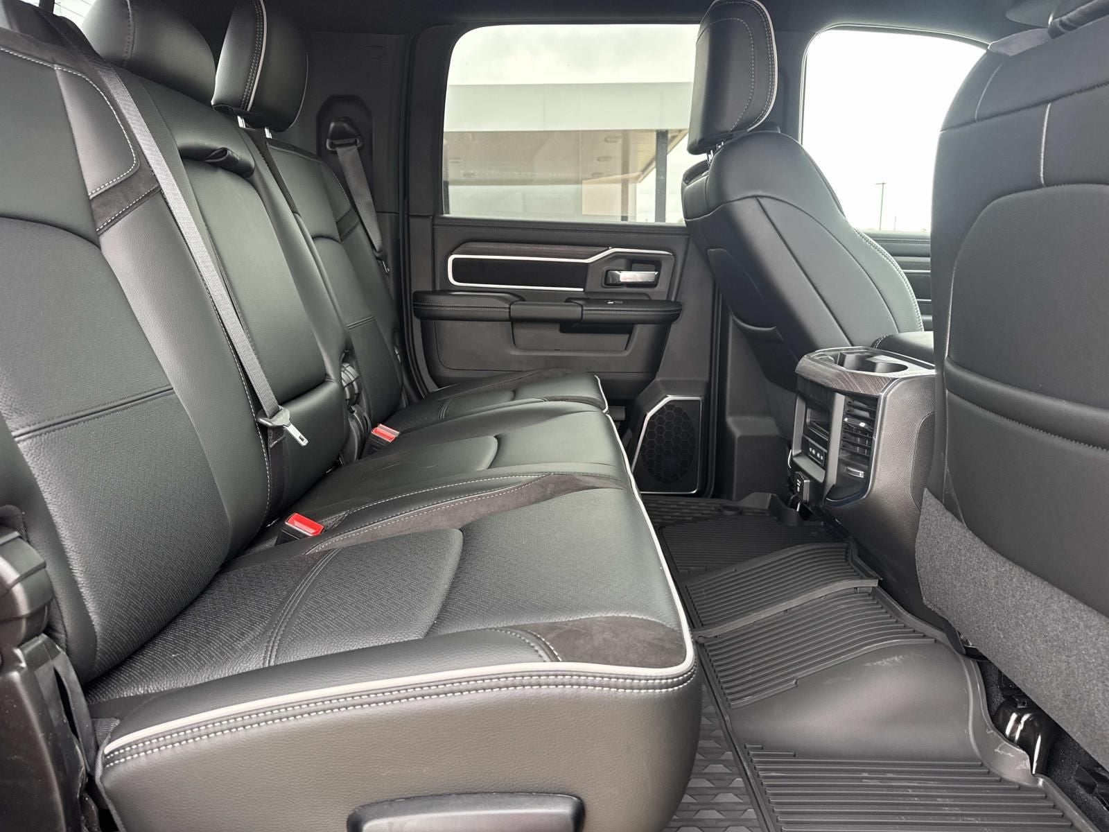 2026 RAM Ram 3500 RAM 3500 LARAMIE MEGA CAB 4X4 6'4' BOX