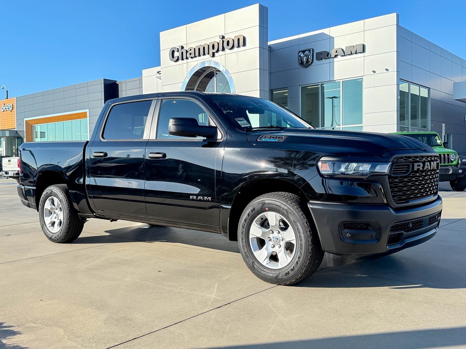 2025 RAM Ram 1500 RAM 1500 TRADESMAN CREW CAB 4X2 5'7' BOX