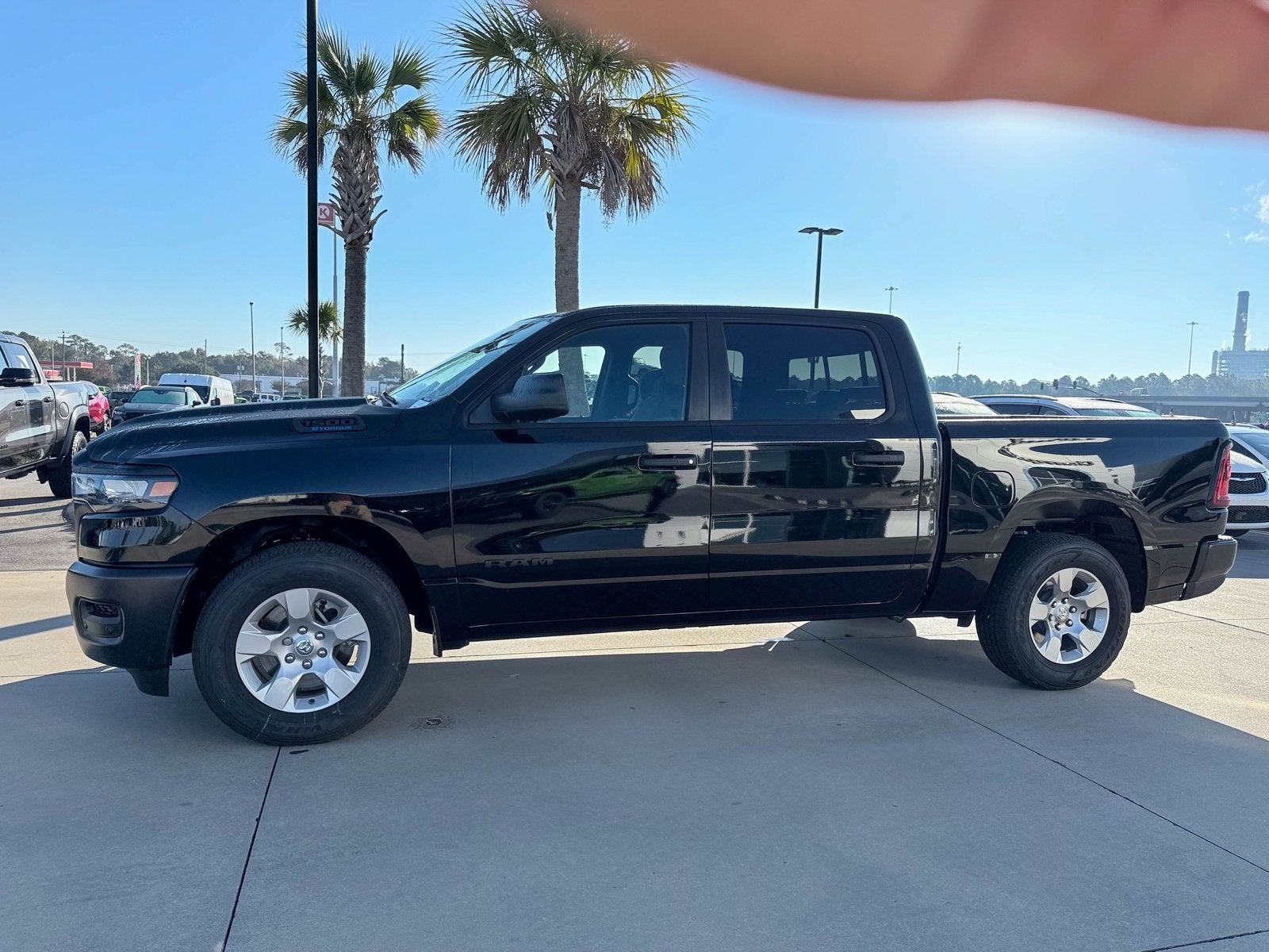 2025 RAM Ram 1500 RAM 1500 TRADESMAN CREW CAB 4X2 5'7' BOX