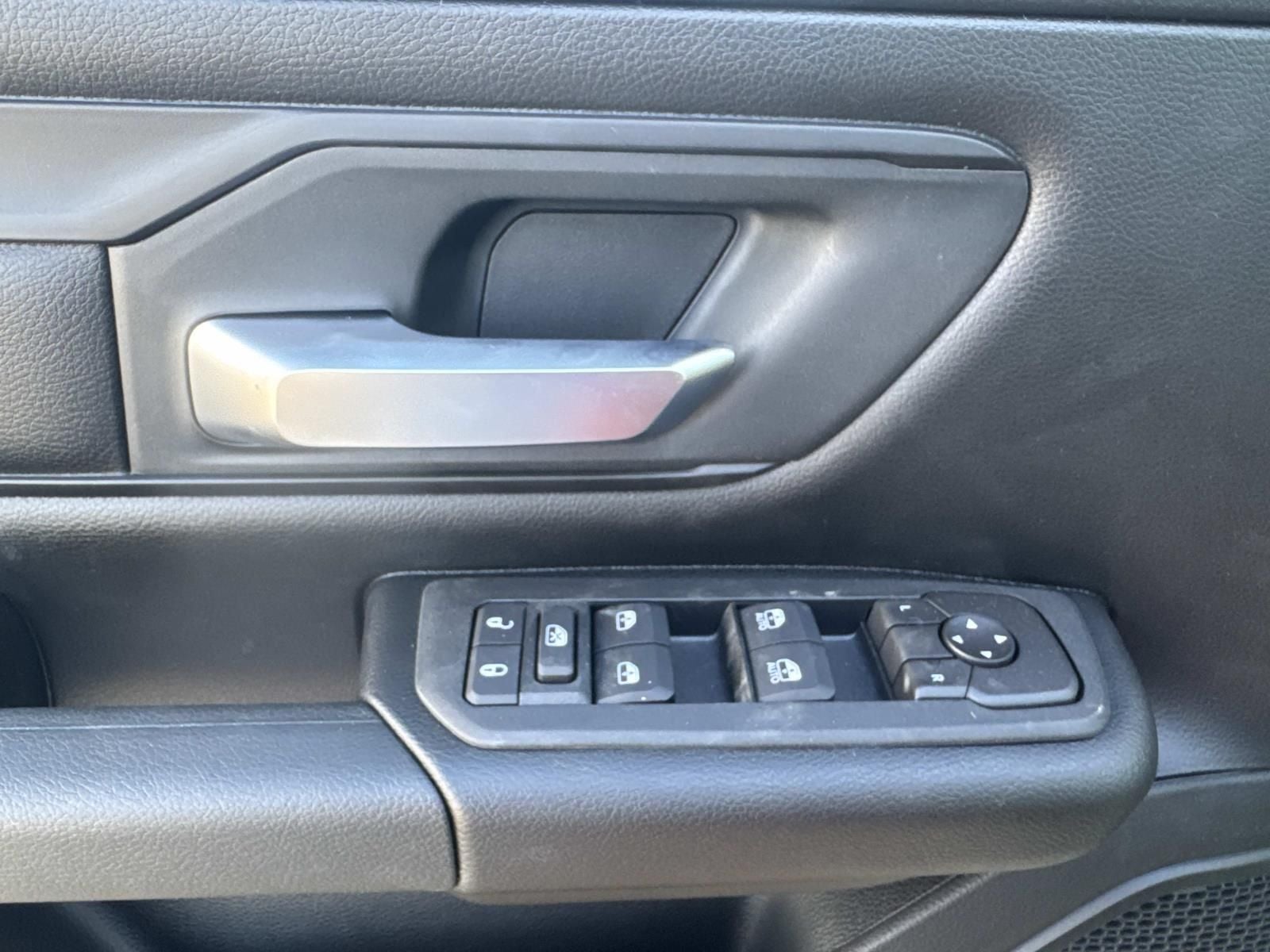 2026 RAM 1500 RAM 1500 TRADESMAN CREW CAB 4X2 5'7' BOX