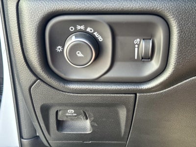 2026 RAM 1500 RAM 1500 TRADESMAN CREW CAB 4X2 5'7' BOX