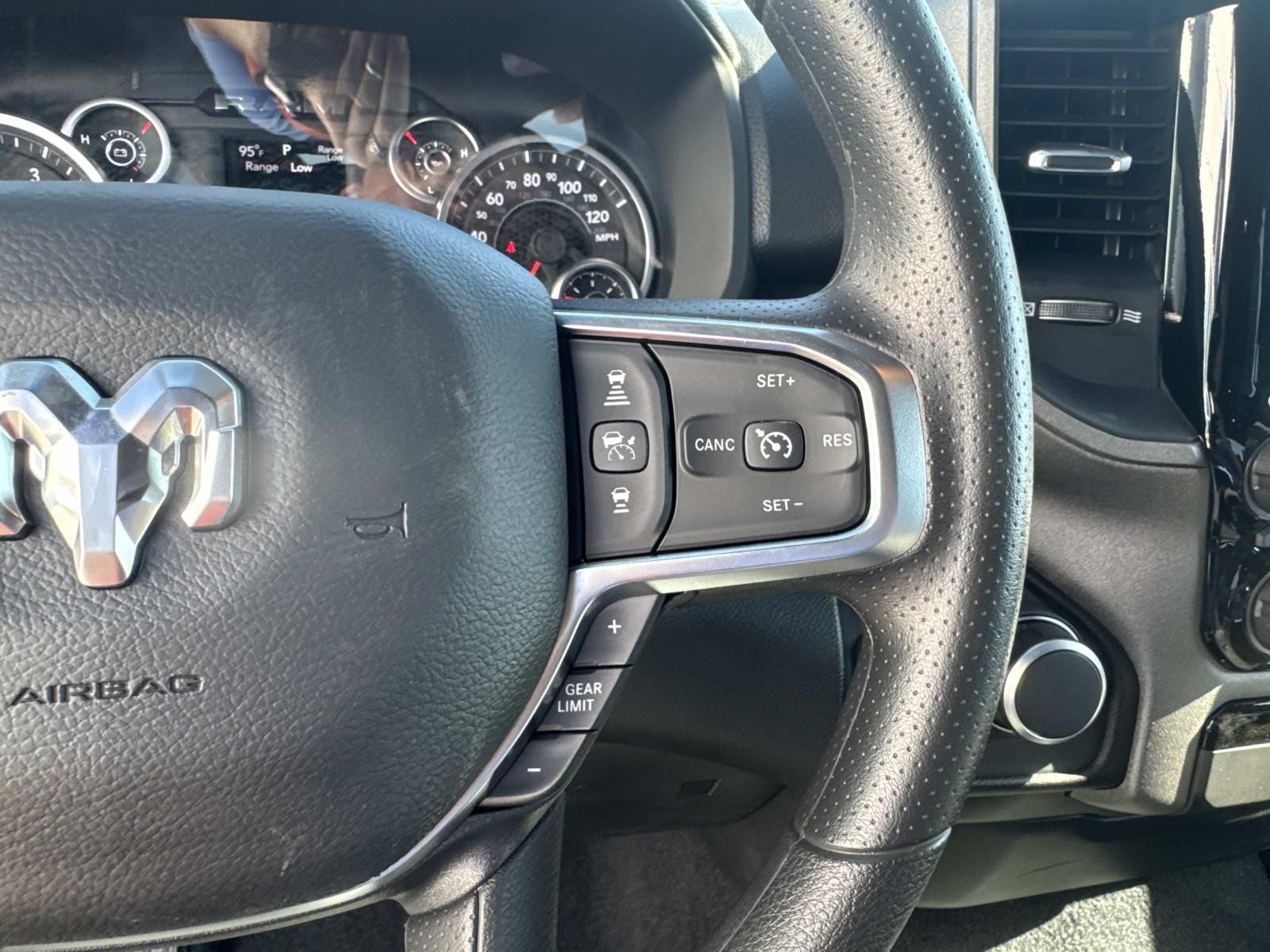 2026 RAM 1500 RAM 1500 TRADESMAN CREW CAB 4X2 5'7' BOX