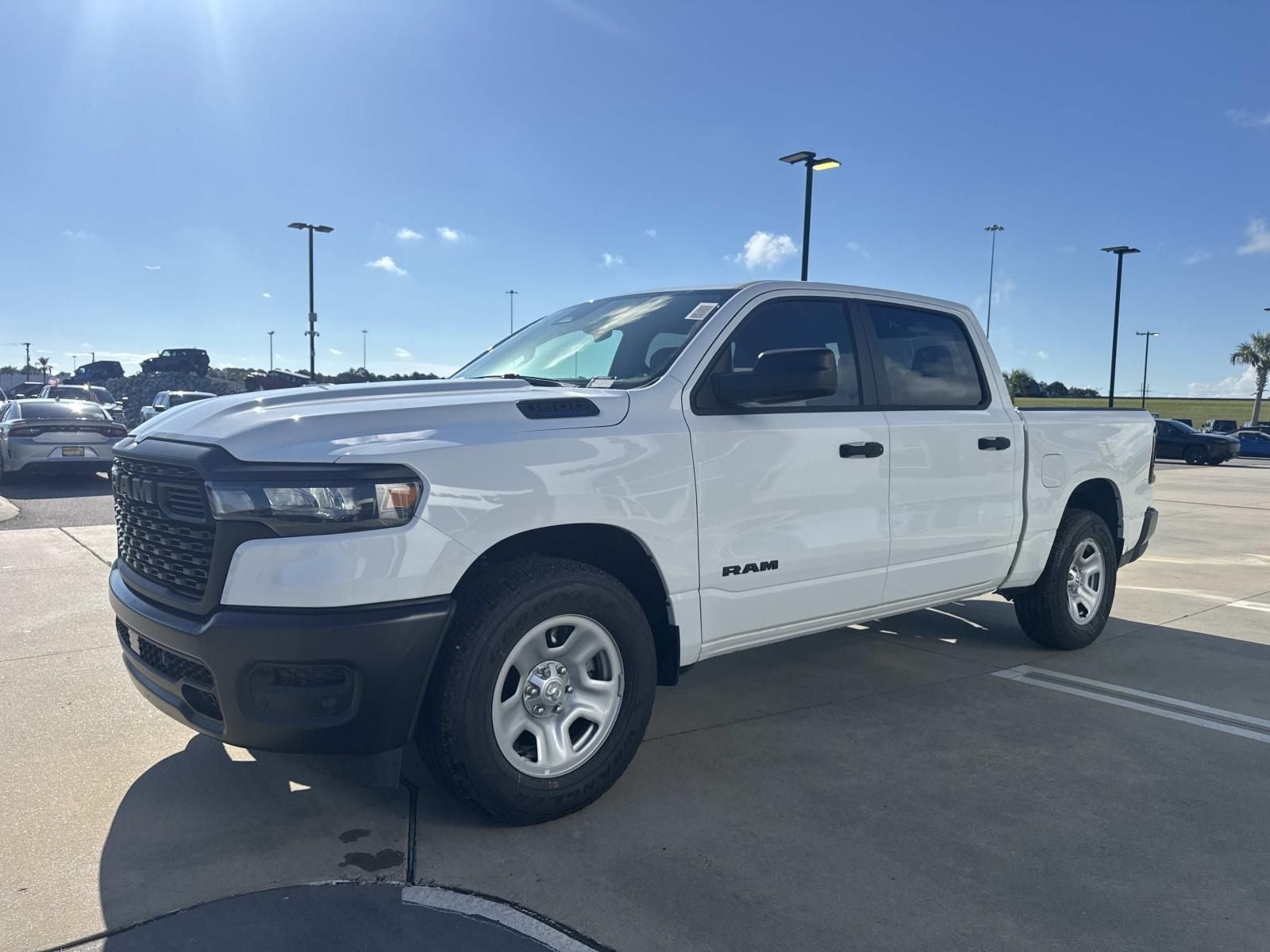 2026 RAM 1500 RAM 1500 TRADESMAN CREW CAB 4X2 5'7' BOX