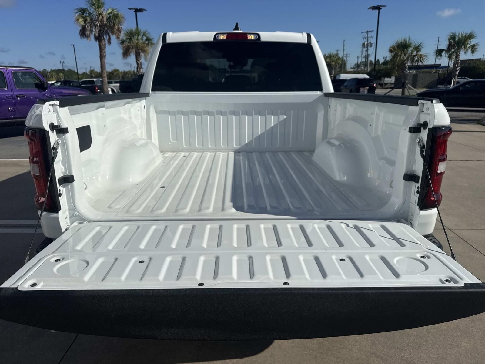 2026 RAM 1500 RAM 1500 TRADESMAN CREW CAB 4X2 5'7' BOX