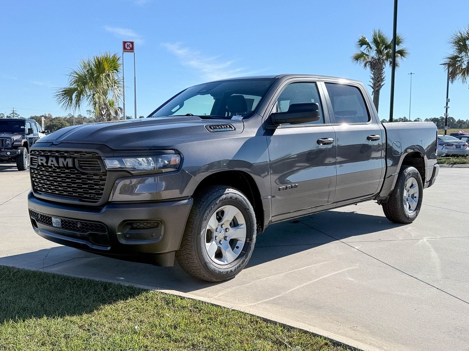 2025 RAM Ram 1500 RAM 1500 TRADESMAN CREW CAB 4X2 5'7' BOX