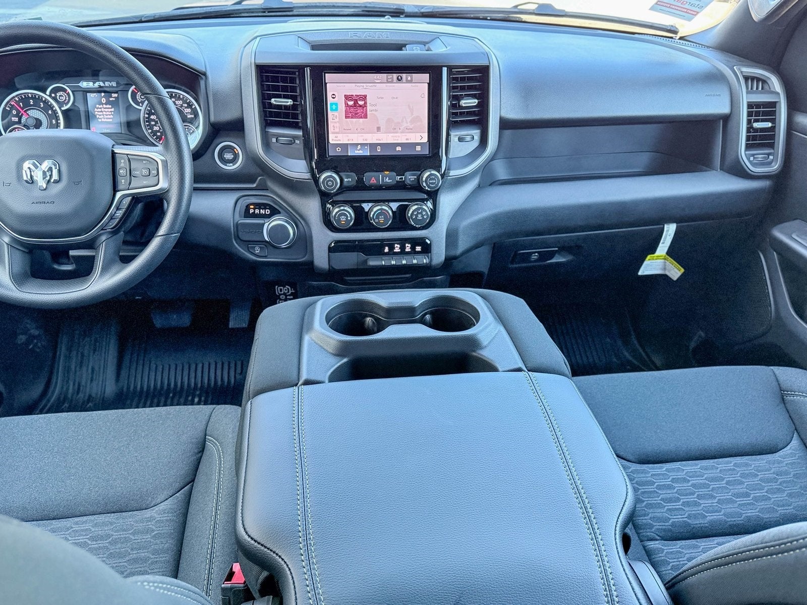 2025 RAM Ram 1500 RAM 1500 TRADESMAN CREW CAB 4X2 5'7' BOX