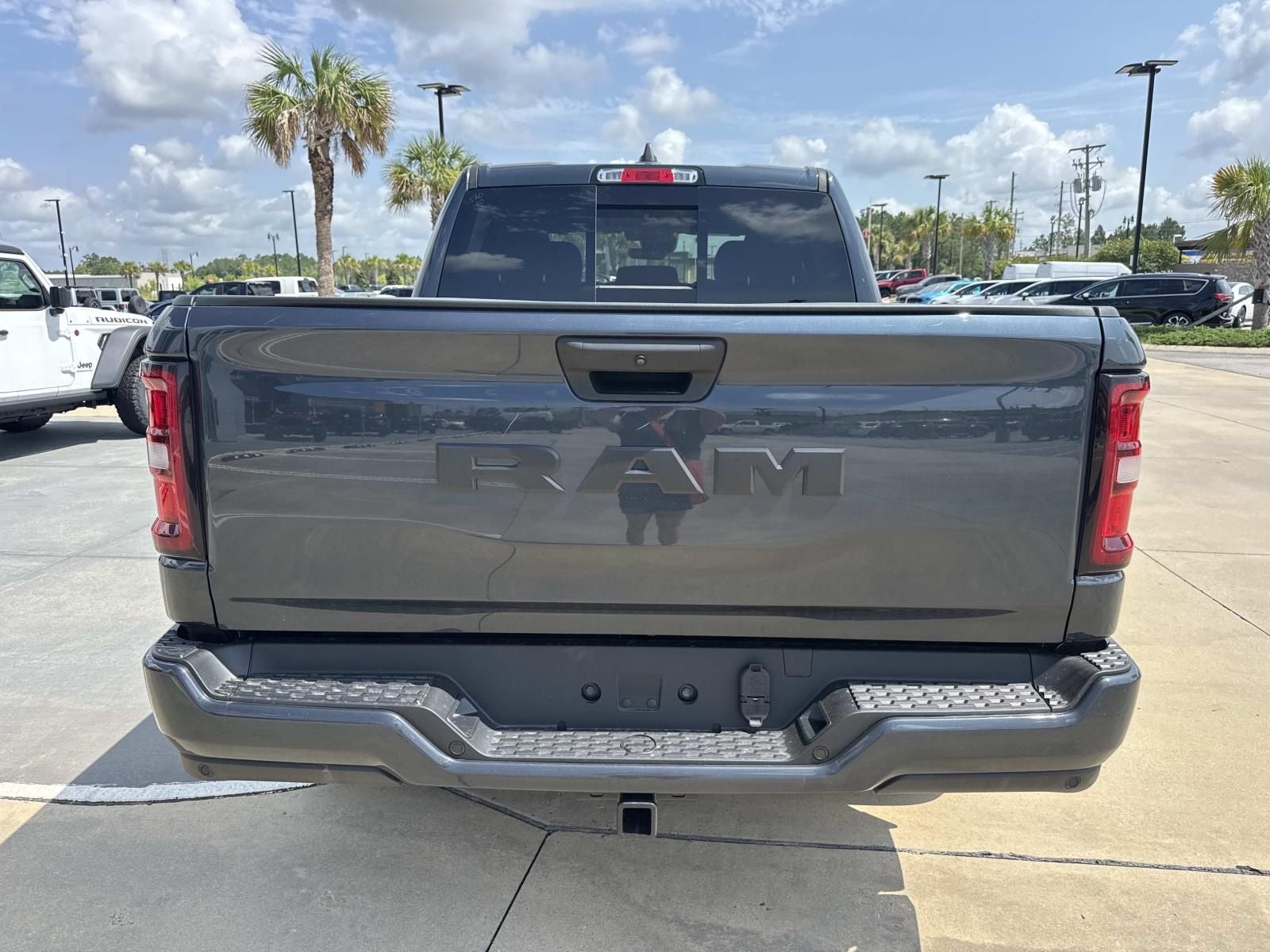 2026 RAM Ram 1500 RAM 1500 EXPRESS CREW CAB 4X2 5'7' BOX