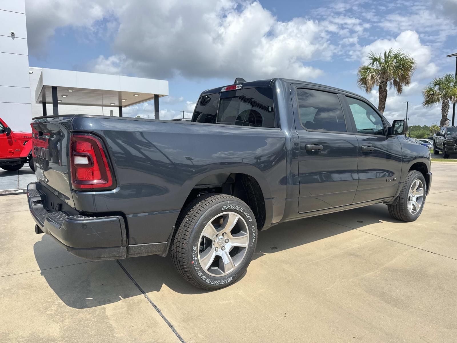 2026 RAM Ram 1500 RAM 1500 EXPRESS CREW CAB 4X2 5'7' BOX