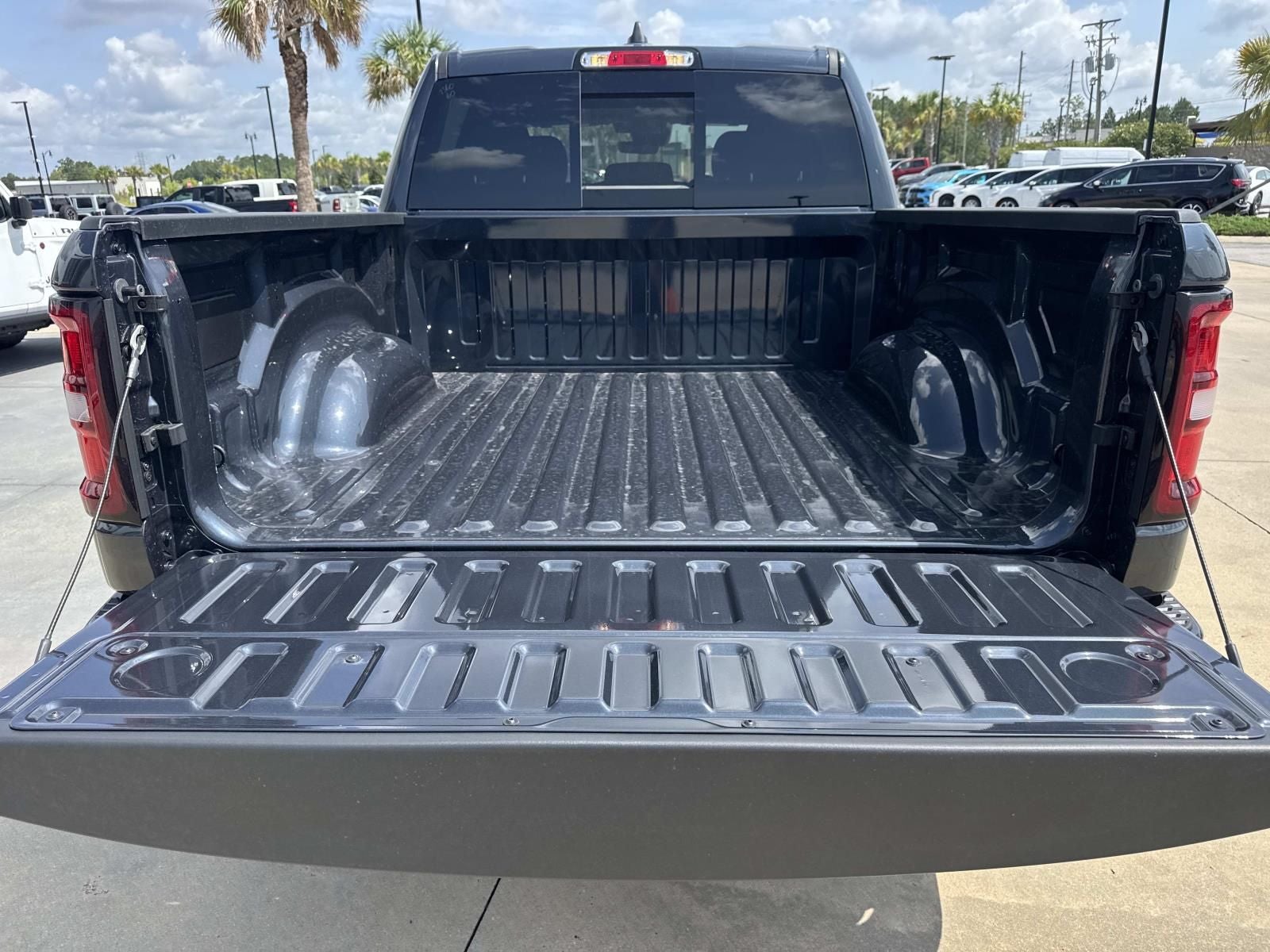 2026 RAM Ram 1500 RAM 1500 EXPRESS CREW CAB 4X2 5'7' BOX