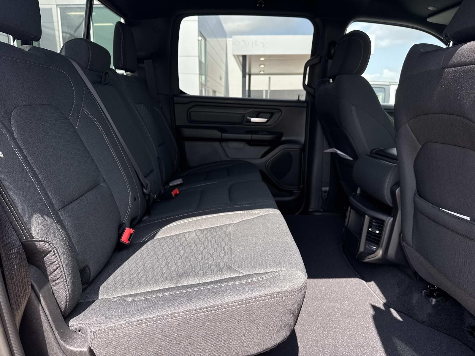 2026 RAM Ram 1500 RAM 1500 EXPRESS CREW CAB 4X2 5'7' BOX