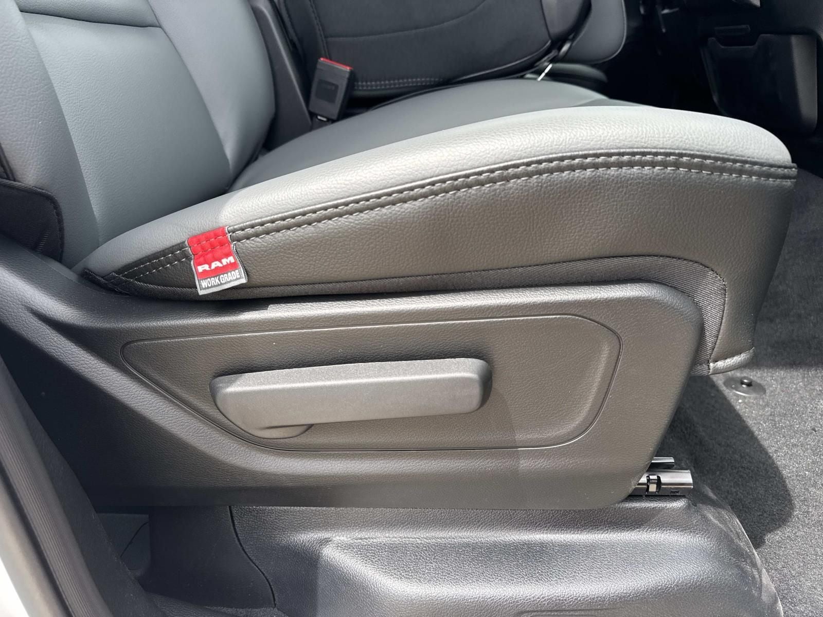2026 RAM Ram 1500 RAM 1500 TRADESMAN CREW CAB 4X2 5'7' BOX