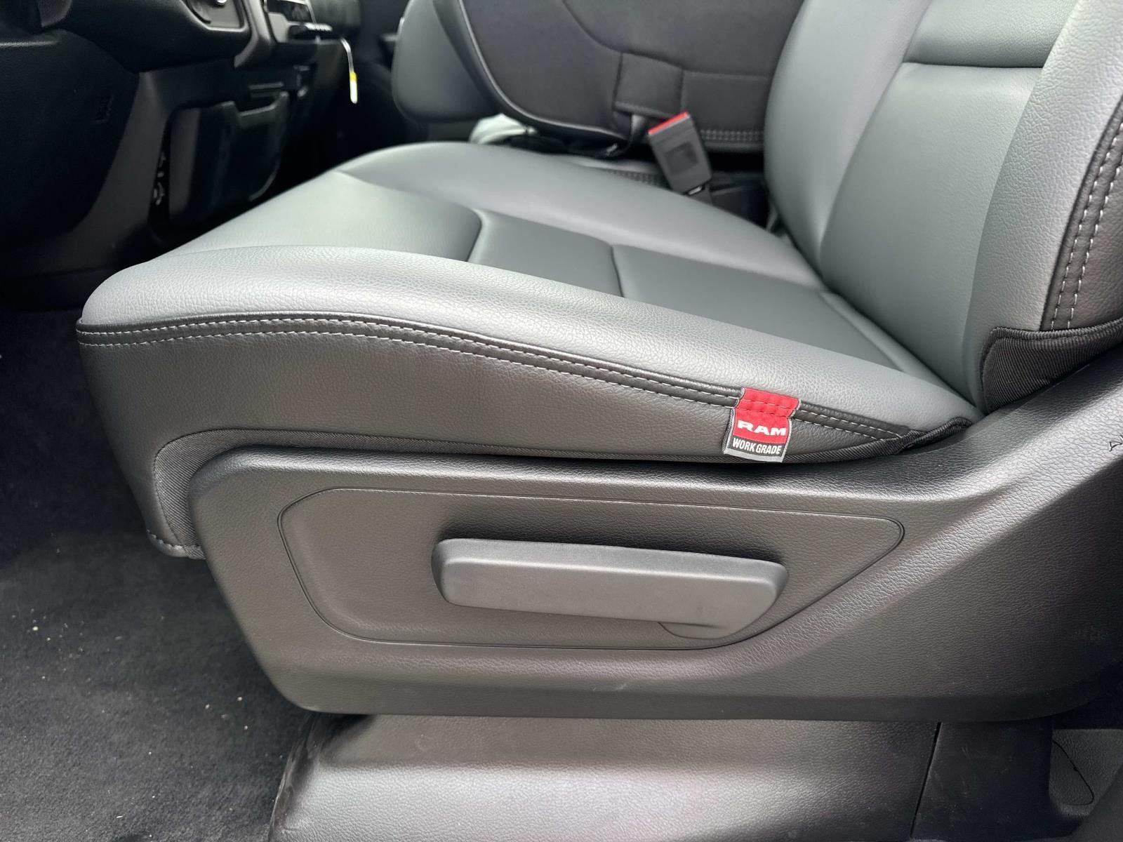2026 RAM Ram 1500 RAM 1500 TRADESMAN CREW CAB 4X2 5'7' BOX