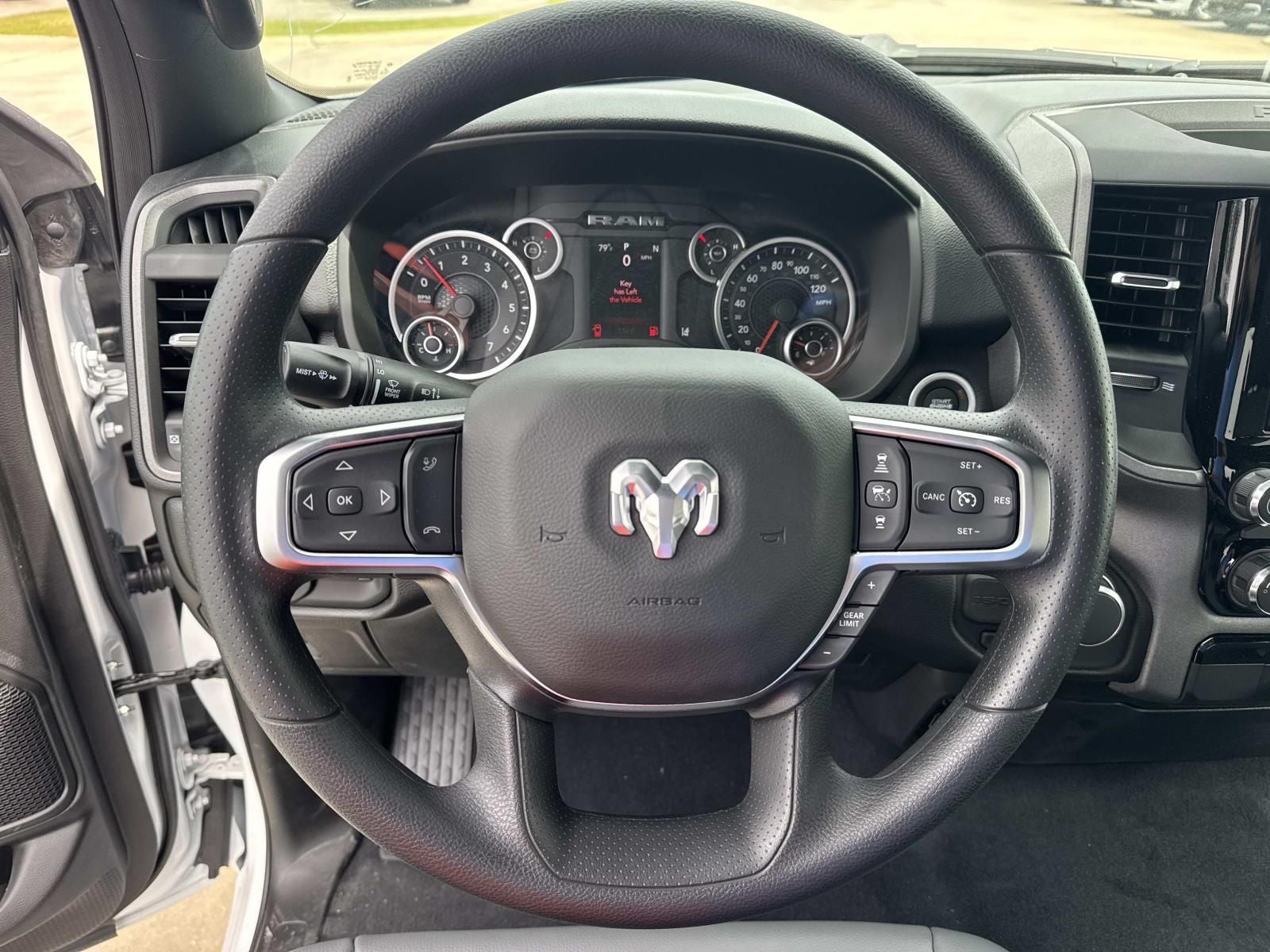 2026 RAM Ram 1500 RAM 1500 TRADESMAN CREW CAB 4X2 5'7' BOX
