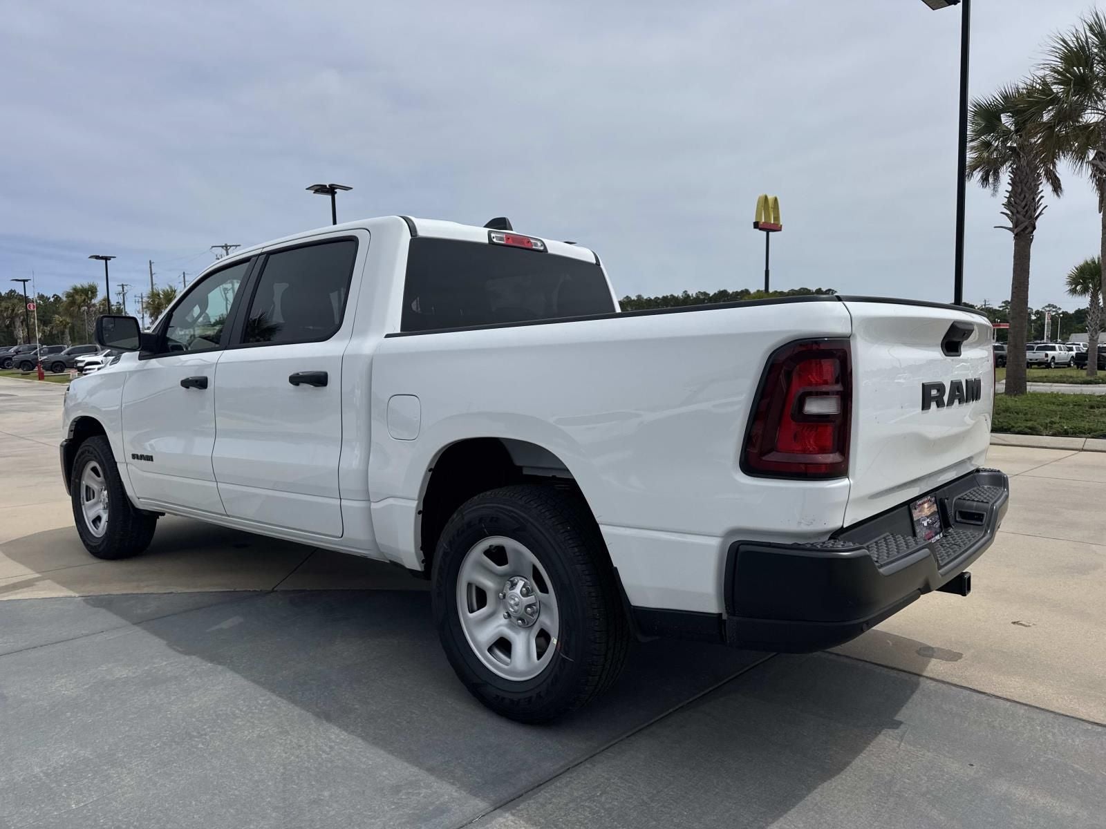 2026 RAM Ram 1500 RAM 1500 TRADESMAN CREW CAB 4X2 5'7' BOX