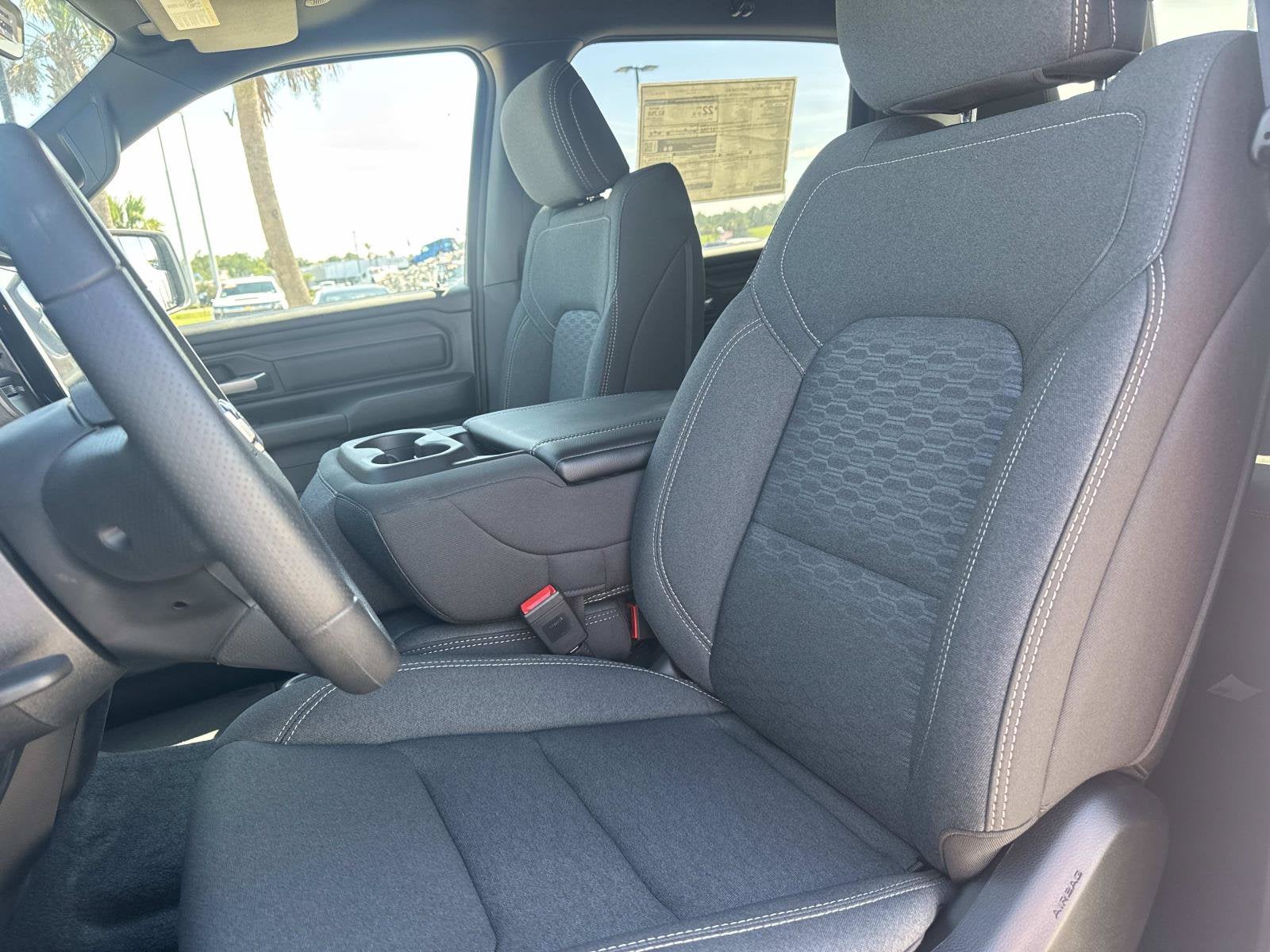 2026 RAM Ram 1500 RAM 1500 EXPRESS CREW CAB 4X2 5'7' BOX
