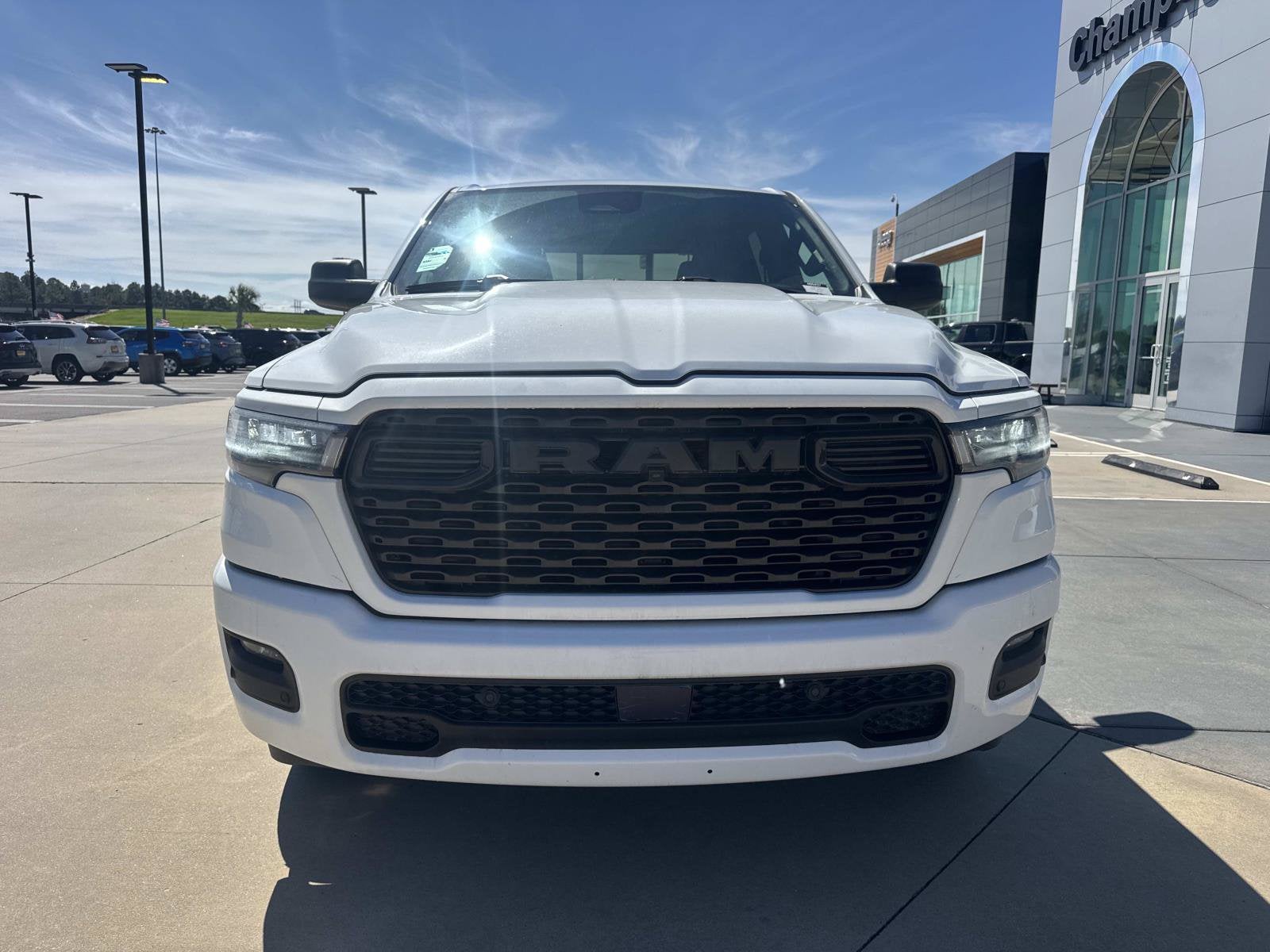 2026 RAM Ram 1500 RAM 1500 EXPRESS CREW CAB 4X2 5'7' BOX