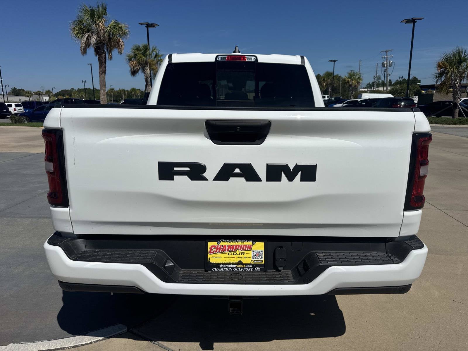 2026 RAM Ram 1500 RAM 1500 EXPRESS CREW CAB 4X2 5'7' BOX