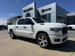 2026 RAM Ram 1500 RAM 1500 EXPRESS CREW CAB 4X2 5'7' BOX