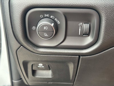 2026 RAM Ram 1500 RAM 1500 EXPRESS CREW CAB 4X2 5'7' BOX
