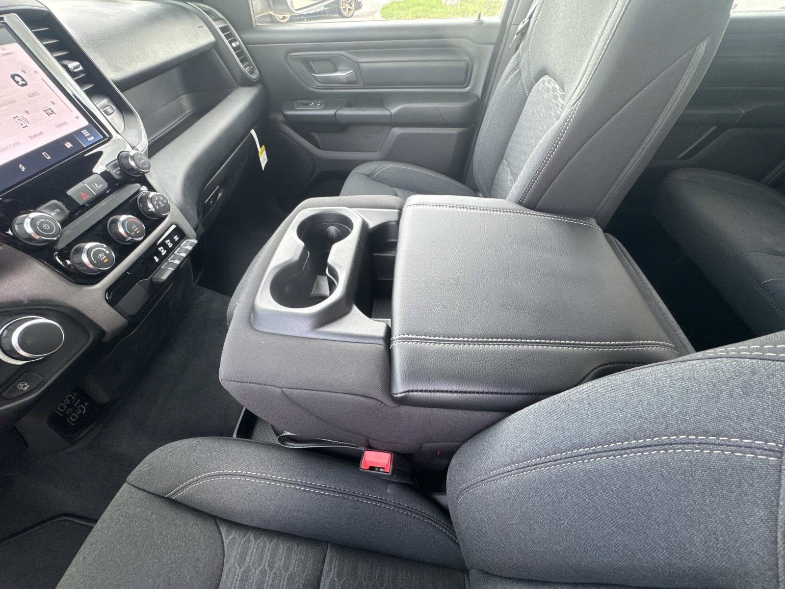 2026 RAM Ram 1500 RAM 1500 EXPRESS CREW CAB 4X2 5'7' BOX