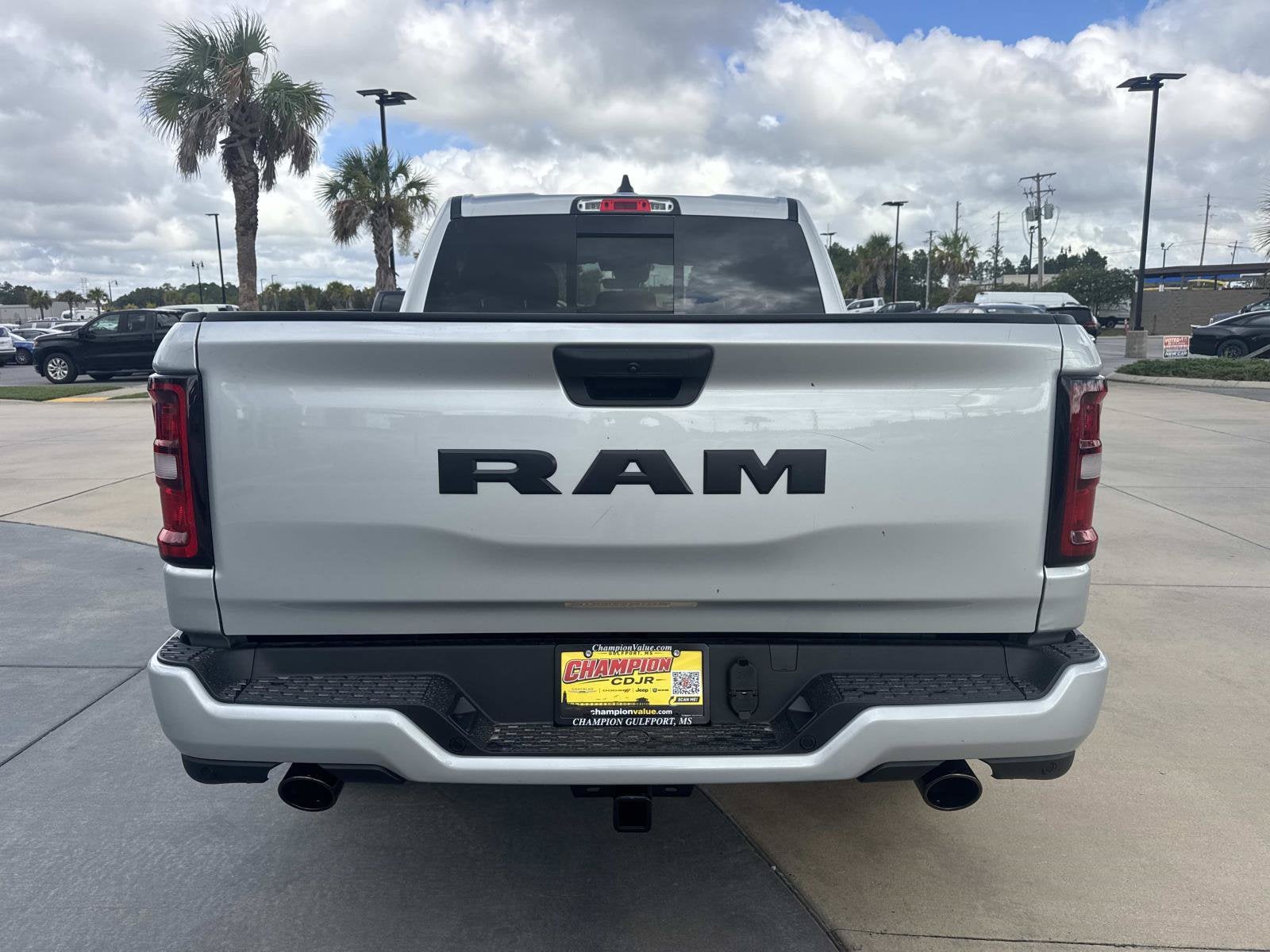 2026 RAM Ram 1500 RAM 1500 EXPRESS CREW CAB 4X2 5'7' BOX