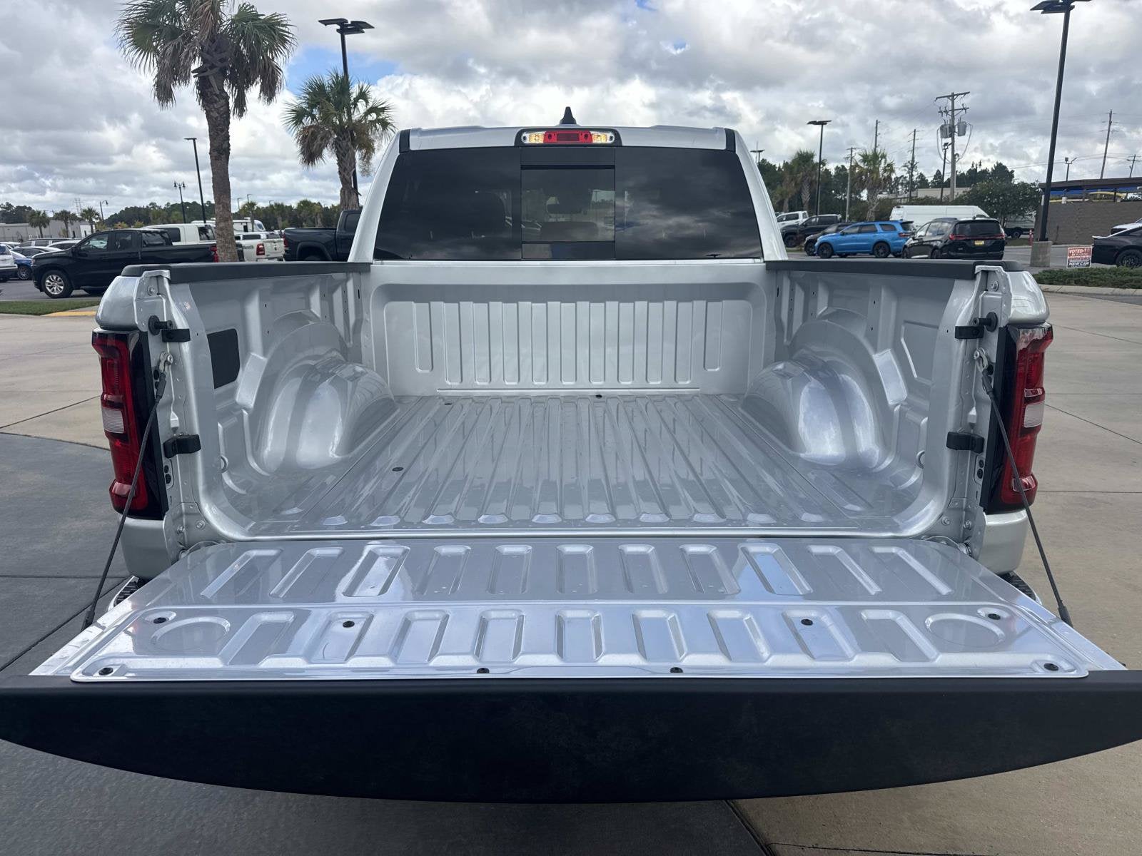 2026 RAM Ram 1500 RAM 1500 EXPRESS CREW CAB 4X2 5'7' BOX