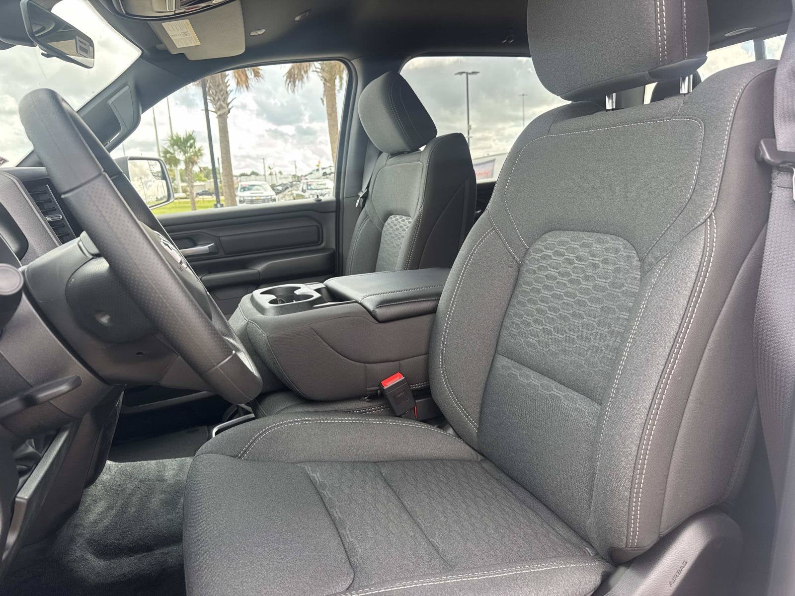 2026 RAM Ram 1500 RAM 1500 EXPRESS CREW CAB 4X2 5'7' BOX