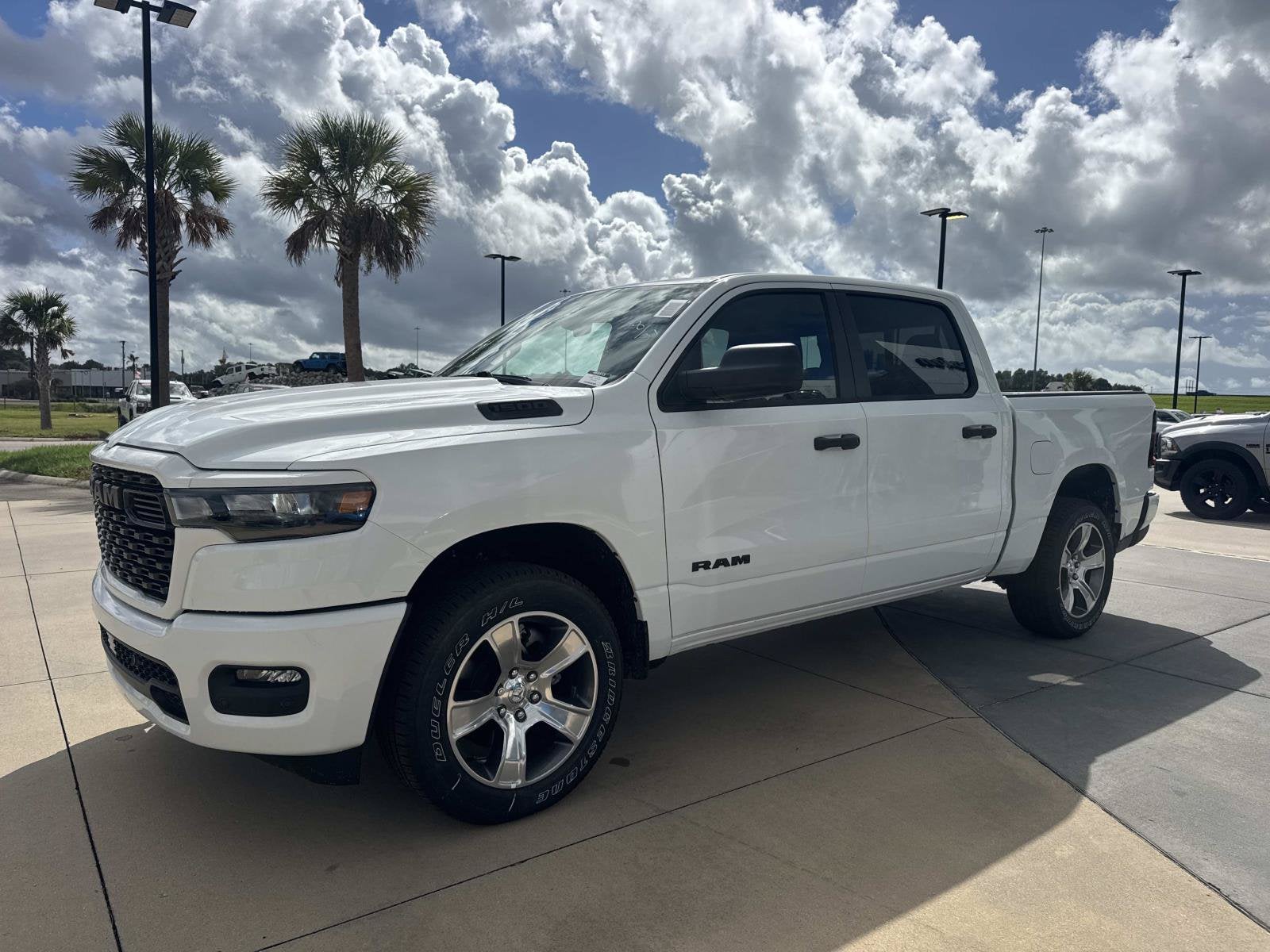 2026 RAM Ram 1500 RAM 1500 EXPRESS CREW CAB 4X2 5'7' BOX