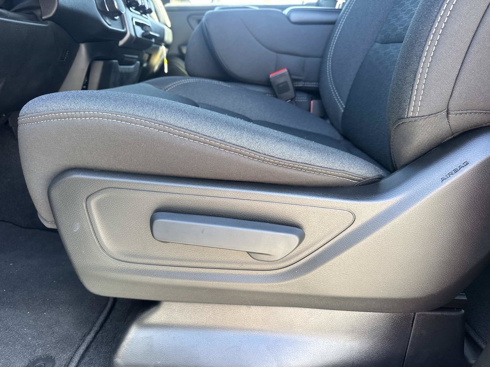 2026 RAM Ram 1500 RAM 1500 EXPRESS CREW CAB 4X2 5'7' BOX