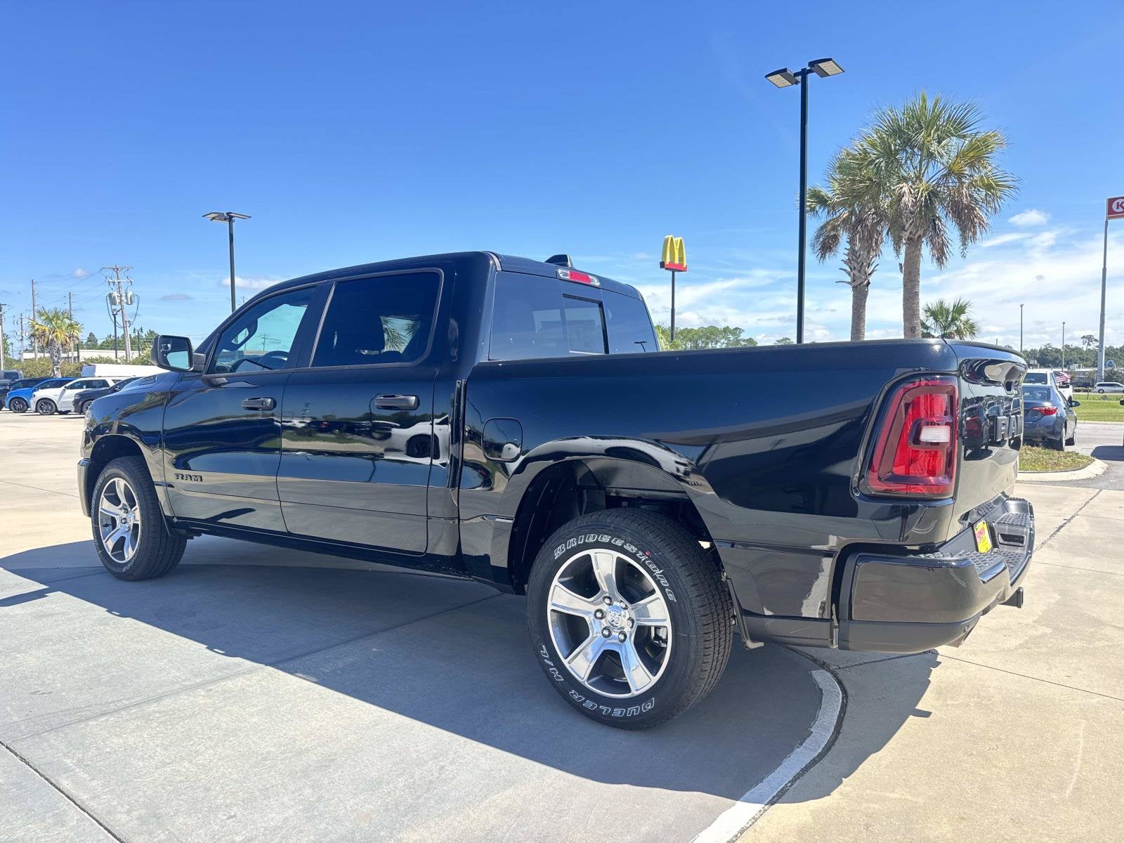 2026 RAM Ram 1500 RAM 1500 EXPRESS CREW CAB 4X2 5'7' BOX