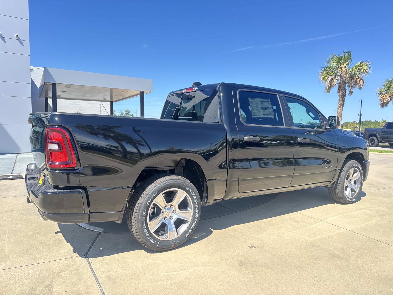 2026 RAM Ram 1500 RAM 1500 EXPRESS CREW CAB 4X2 5'7' BOX