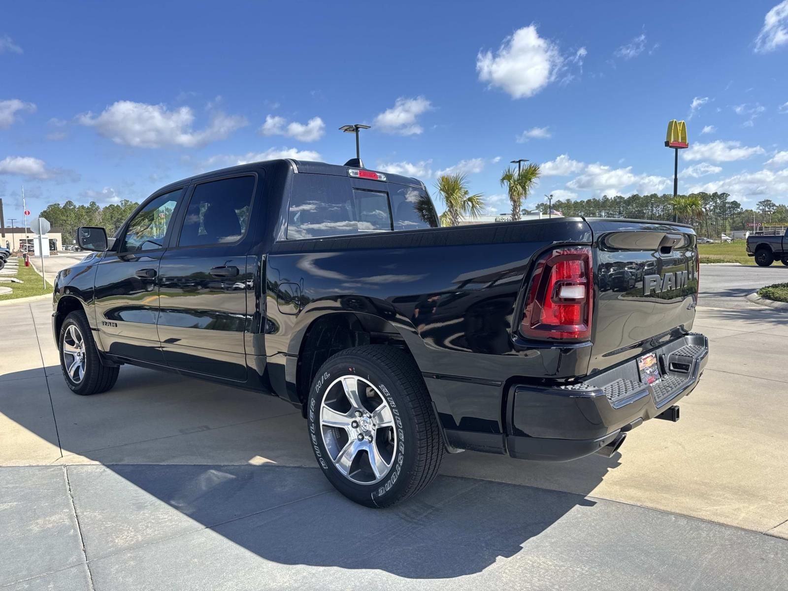 2026 RAM Ram 1500 RAM 1500 EXPRESS CREW CAB 4X4 5'7' BOX