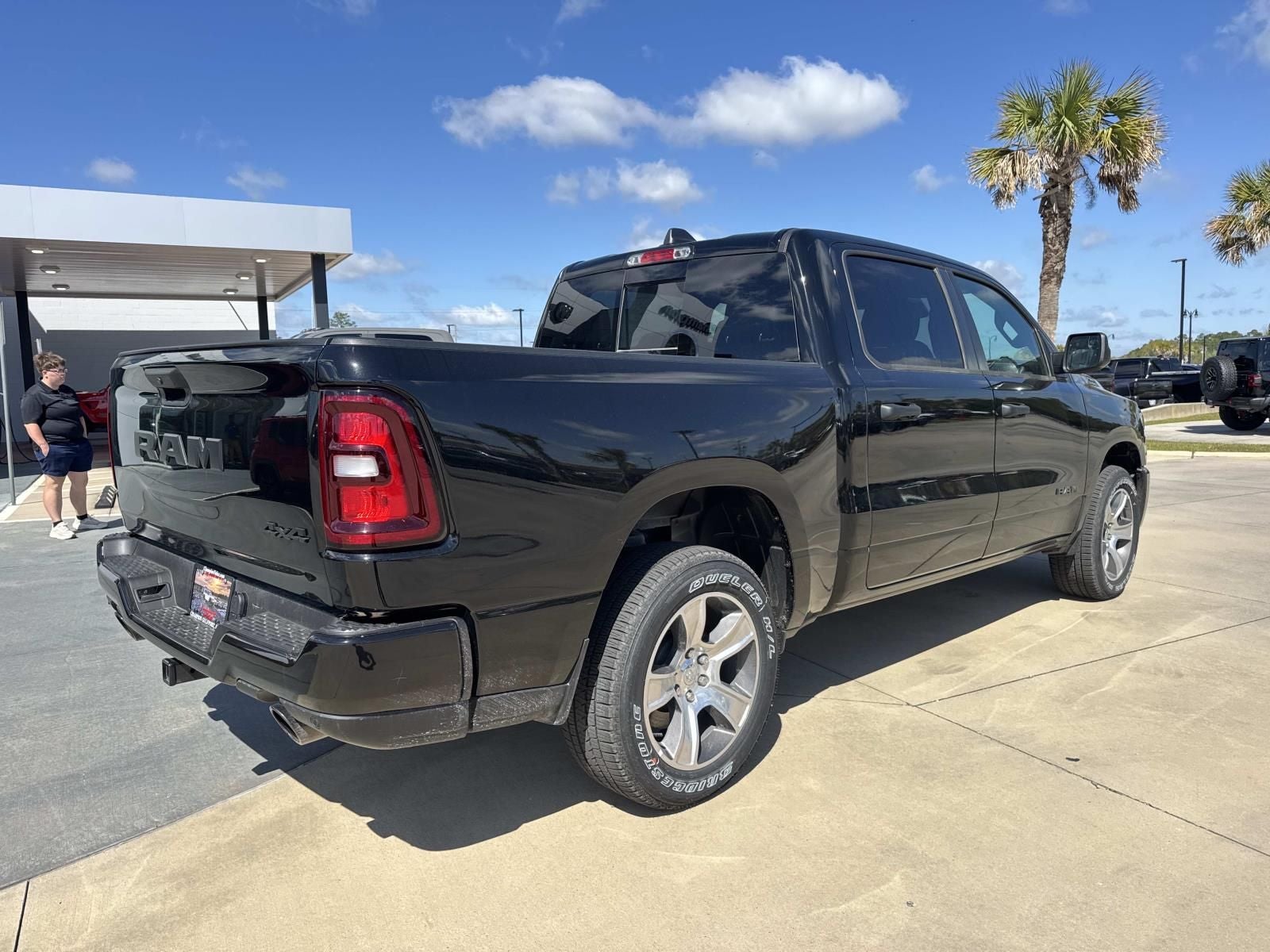 2026 RAM Ram 1500 RAM 1500 EXPRESS CREW CAB 4X4 5'7' BOX