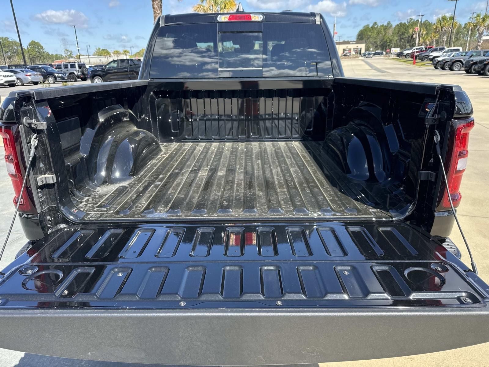 2026 RAM Ram 1500 RAM 1500 EXPRESS CREW CAB 4X4 5'7' BOX