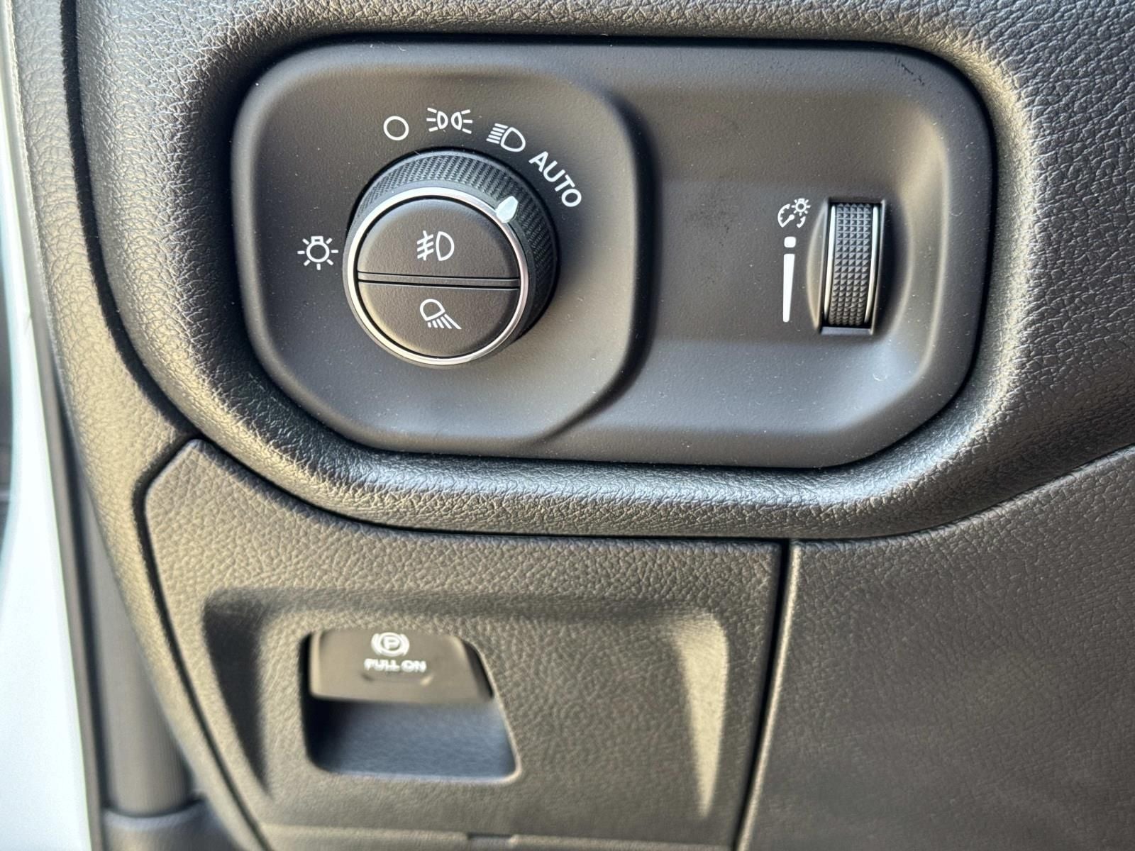 2026 RAM Ram 1500 RAM 1500 WARLOCK CREW CAB 4X4 5'7' BOX
