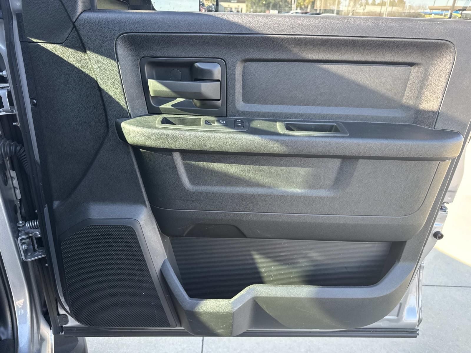 2022 RAM 2500 Tradesman Crew Cab 4x4 6'4' Box