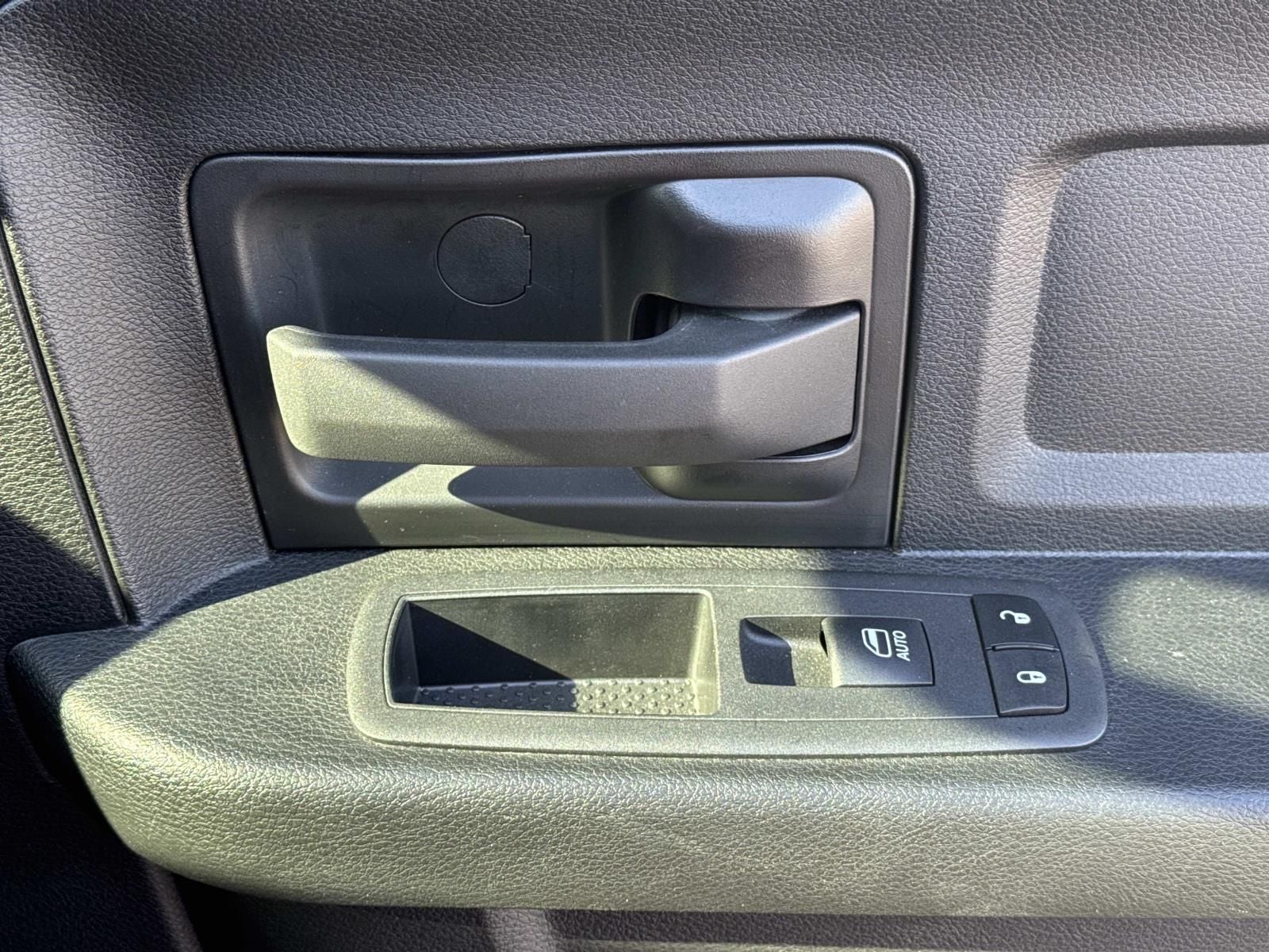 2022 RAM 2500 Tradesman Crew Cab 4x4 6'4' Box