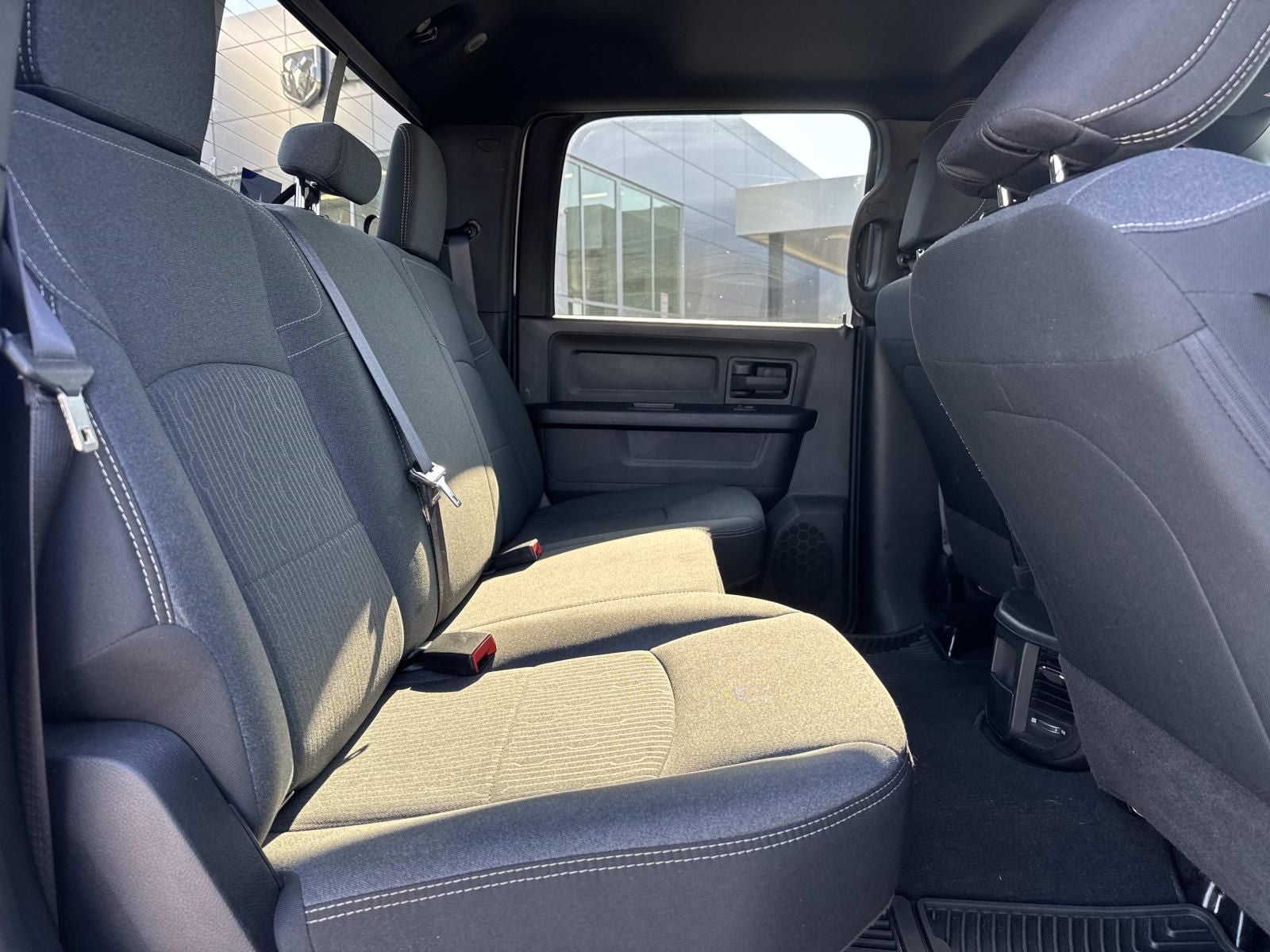 2022 RAM 2500 Tradesman Crew Cab 4x4 6'4' Box